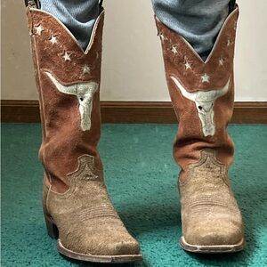 Justin Boots Tan and Brown Western Boots with Star Design
